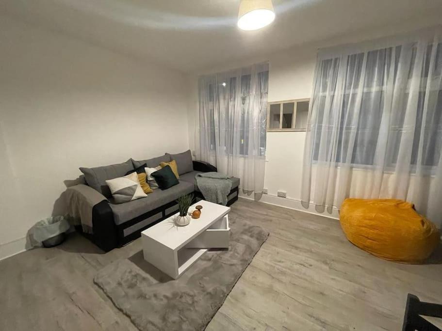 Beautiful 2 Bedroom On Tower Bridge London Eksteriør bilde