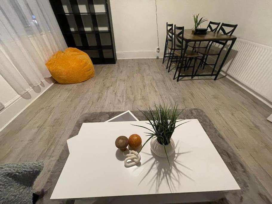 Beautiful 2 Bedroom On Tower Bridge London Eksteriør bilde